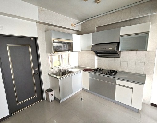 可租補!水湳經貿4房透天2-4樓出租獨立進出!附冷氣 - Image 3