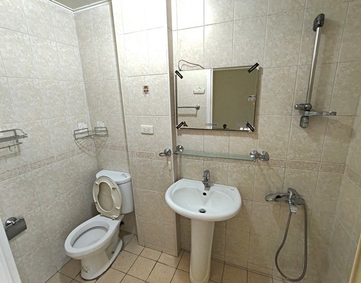 可租補!水湳經貿4房透天2-4樓出租獨立進出!附冷氣 - Image 10