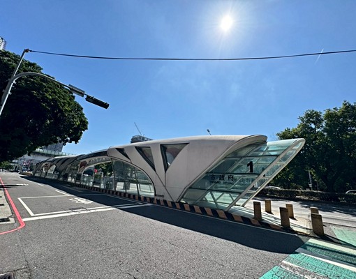 市政府捷運站可租補3房車位傢俱電全配 - Image 2