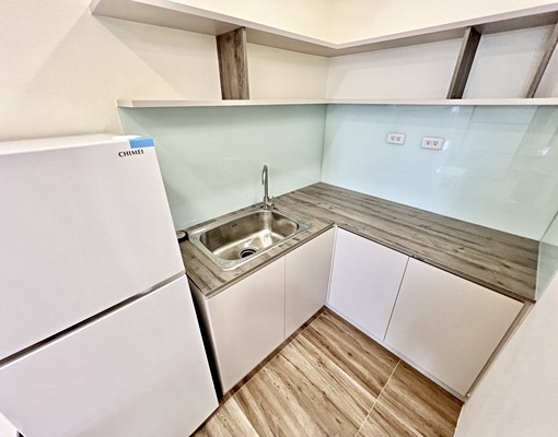 可租補😍超大一房一廳大冰箱流理台🏠陽台獨洗採光好☀️火車 - 591租屋網 - Image 3