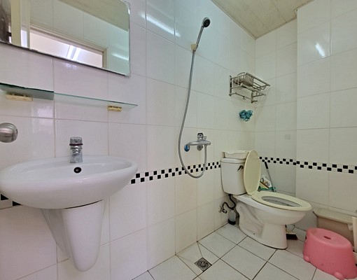 👍樓寓分租套房－獨立陽台、洗衣機👍限女性／有雙房型可看 - Image 7