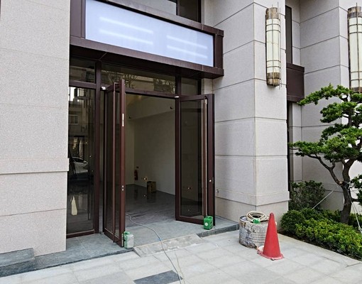 正德路旁住寅建設店面出租 - Image 3