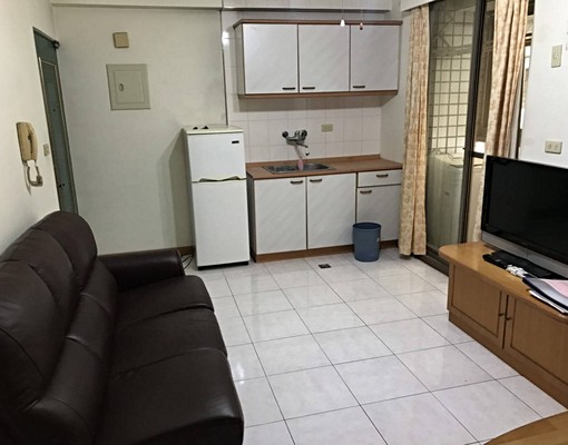 *獨立陽台*洗衣機*電梯套房 - 591租屋網 - Image 1