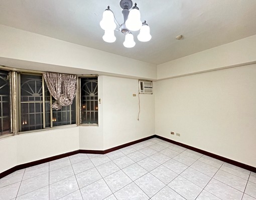 嶺東科大旁得意家族大三房+車位 - Image 9