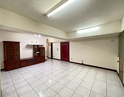 嶺東科大旁得意家族大三房+車位 - Image 11