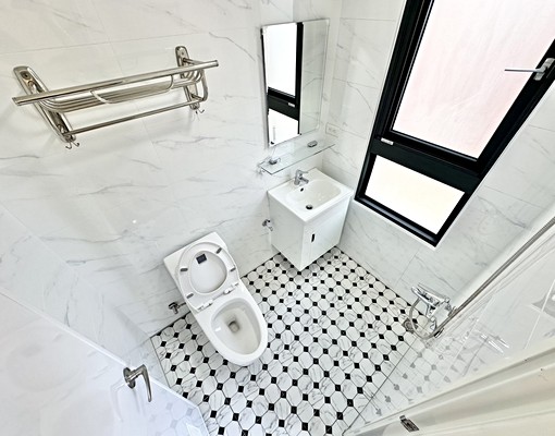 近總站👑全新👑陽台獨洗曬👑流理台👑機車位👑衛浴開窗 - Image 8