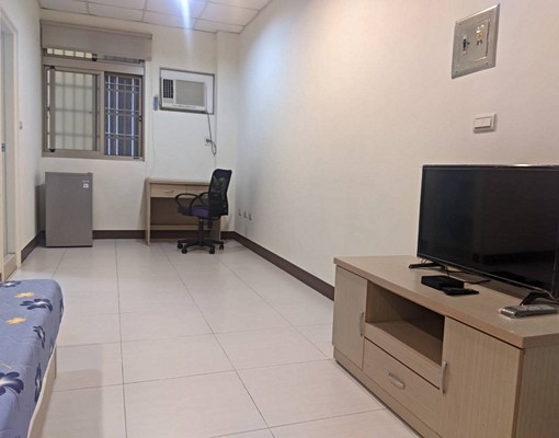 新8坪廁開窗/近高雄火車站,捷運,高醫/包網/家具齊/女性佳 - Image 4