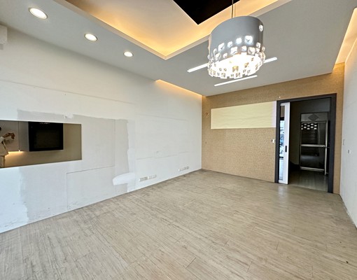 🍬東英路店住兩用|前後臨路|門面寬敞・格局好規劃🍬 - Image 1