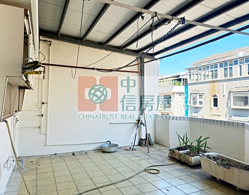 中信明湖-東湖白馬山莊社區前排,透天別墅,私有院子車庫 - Image 11