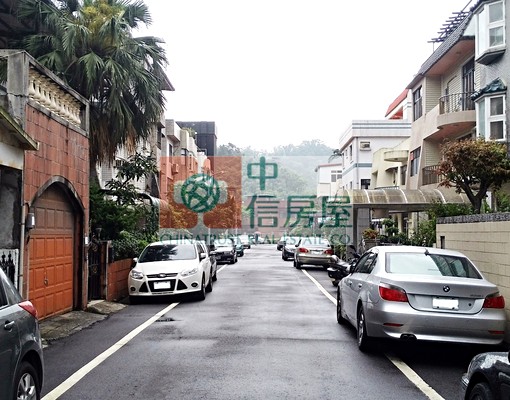 中信明湖-東湖白馬山莊社區前排,透天別墅,私有院子車庫 - Image 14