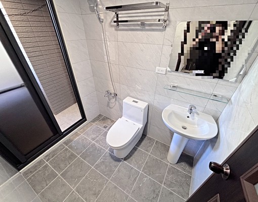 水湳中國醫🌺全新未住🌺整棟30間🌺租補🌺流理臺陽台 - Image 3