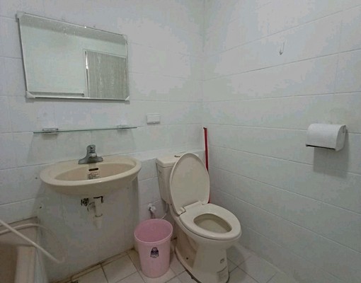 中西區康樂街美食套房附近有停車場 - Image 4