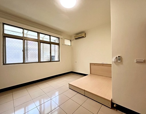 顧家社宅🍎免仲可補/國際路一段/稀有四房絕美透天門口可停車 - Image 6