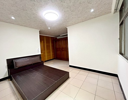 顧家社宅🍎免仲可補/國際路一段/稀有四房絕美透天門口可停車 - Image 5