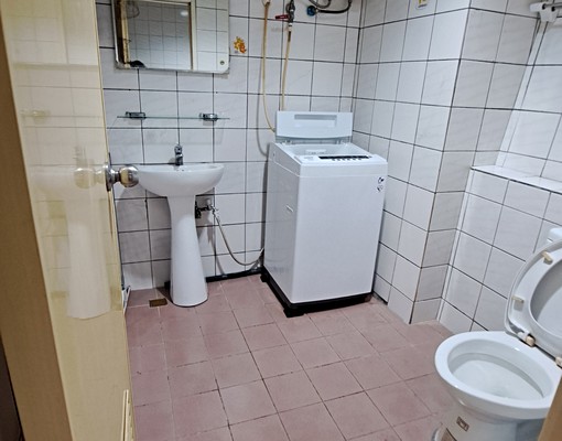 愛五路透天厝高貴不貴整層出租 - Image 9