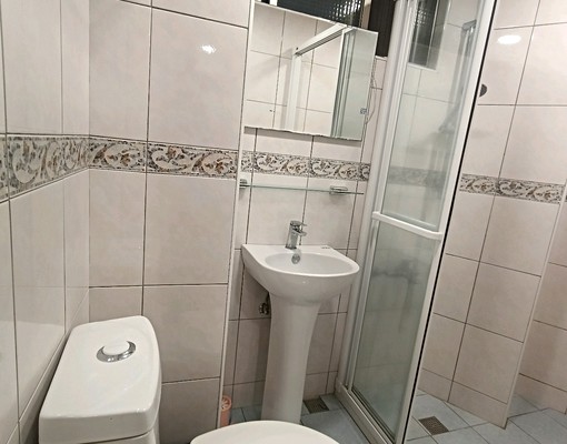 近中正路商圈國光國小可談租補小資族溫馨採光獨立大套房乾濕分離 - Image 11