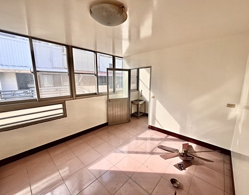 快來看!整棟透天出租4房可營登可租補車位 - Image 14