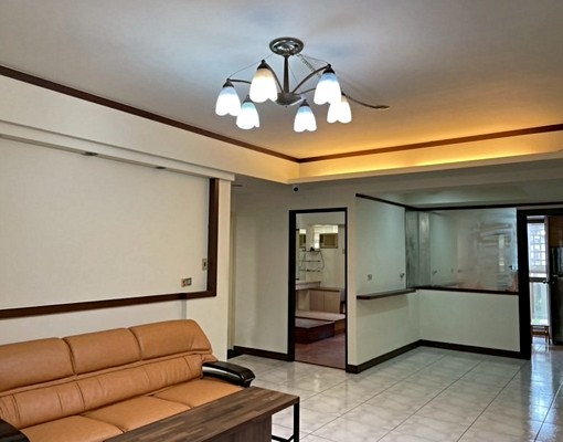 東區文化中心巴克禮公園三房出租/含管/可另租車位 - Image 1