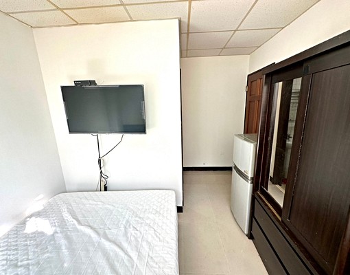 碧華街🌸電梯邊間稀有採光套房/華廈免管理費/小資共洗獨曬 - Image 2