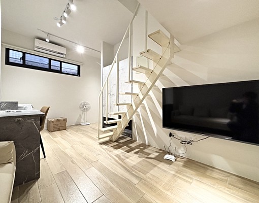 近中科東海大學💖挑高樓中樓可租補💖大系統櫃🌟洗脫烘 - Image 3