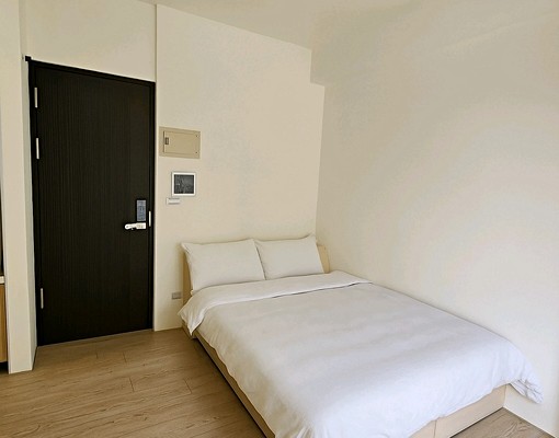 ✨雅馨推薦【宜誠吾寓｜溫馨陽台採光美套房】可租補🌿 - Image 1