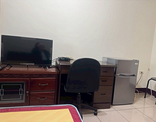 大遠百旁套房.含網四水 - Image 1