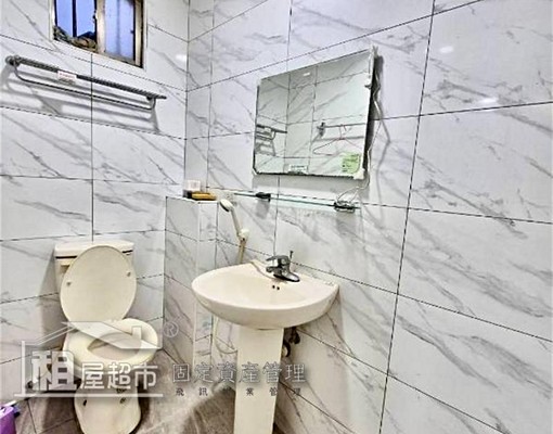 捷運新莊站透天大套房(可租補入籍) - Image 6