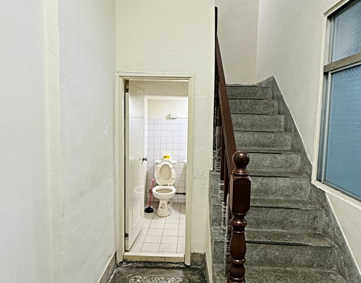 【高鐵透天】長租!大庭院車位三層樓|全新廚具|燈具 - Image 4