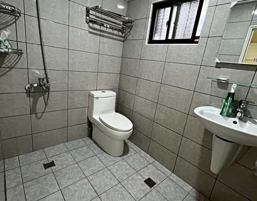 景新國小旁，景平站騎車2分鐘，全室冷氣 - 591租屋網 - Image 6