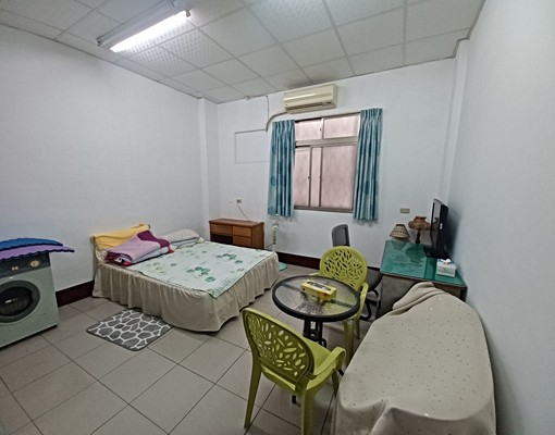 近光榮國中.對面是大里公園.生活機能超棒.可租補 - Image 8