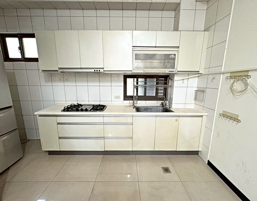 北屯紫禁城整棟透天含車，可租補戶籍寵，近松竹站、好市多、74 - 591租屋網 - Image 4