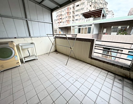 北屯紫禁城整棟透天含車，可租補戶籍寵，近松竹站、好市多、74 - Image 8