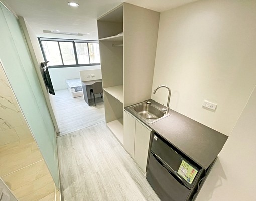 可租補♥近全新♥陽台獨洗♥乾溼分離♥社區地下機車位 - Image 1