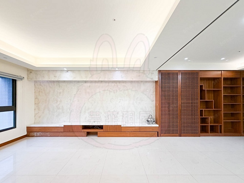 專營七期豪宅🔥霞飛道⚡️精裝高樓2+1房浴缸雙車✅走路新光 - Image 1