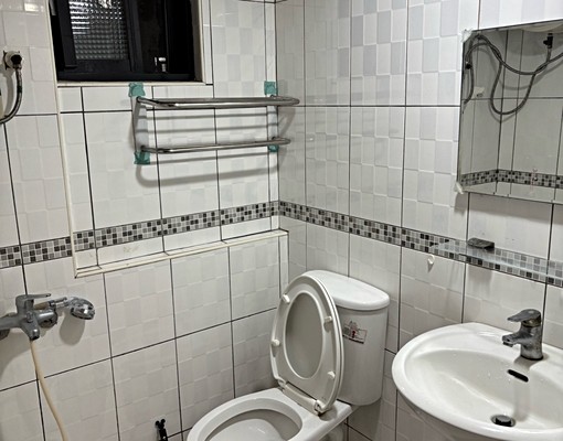 📍 地點超優!旁邊就是SOGO、捷運站與電影院可煙可寵 - Image 4