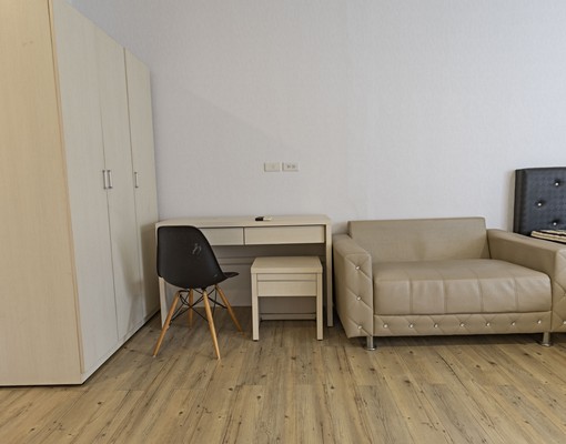 東區優質陽台套房(小廚具+陽台+洗衣機) - Image 3