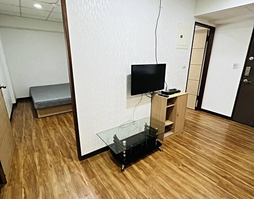 東區可租補可外籍~簡約兩房一廳一衛 - Image 2