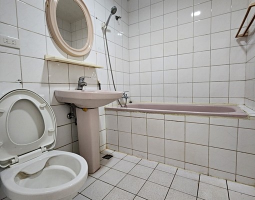 近中壢火車站★獨立陽台大套房有傢俱家電☆可租補 - Image 4