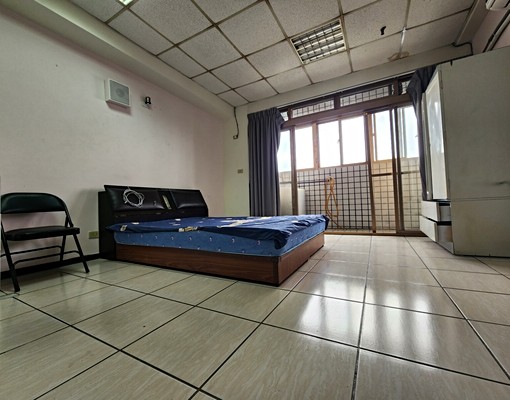 近中壢火車站★獨立陽台大套房有傢俱家電☆可租補 - Image 1