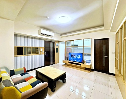 愛上閱讀❤️漢神百貨商圈稀有2+1房另租汽車車位 - Image 1