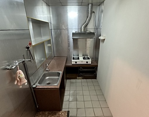 【稀有三房】金山街前段近園區三房二衛一廚房電梯大樓整層出租 - Image 12