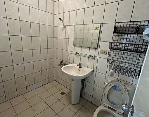 【稀有三房】金山街前段近園區三房二衛一廚房電梯大樓整層出租 - Image 11