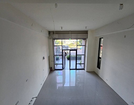 北太平近中山路商圈挑高4米8臨路賺錢樓店 - 591租屋網 - Image 4