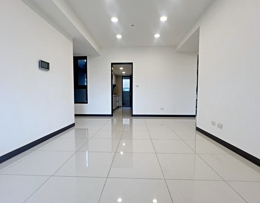 易居邦三期三房平車可租補大家小佑 - Image 1