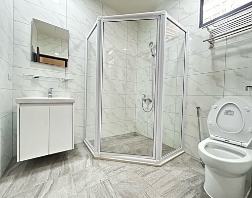 北區透天出租|一樓可做生意|進化北學士路|重新整理|5房5衛 - 591租屋網 - Image 9