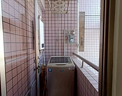 2+1房。靠近捷運、輕軌、巨蛋。明華路上 - Image 3