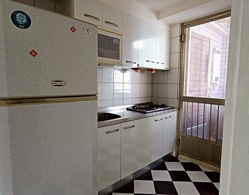 2+1房。靠近捷運、輕軌、巨蛋。明華路上 - Image 7