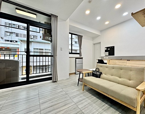 ✨輕屋齡電梯✨陽台獨洗機車位‼️可雙租補可寵😍流理臺 - Image 2