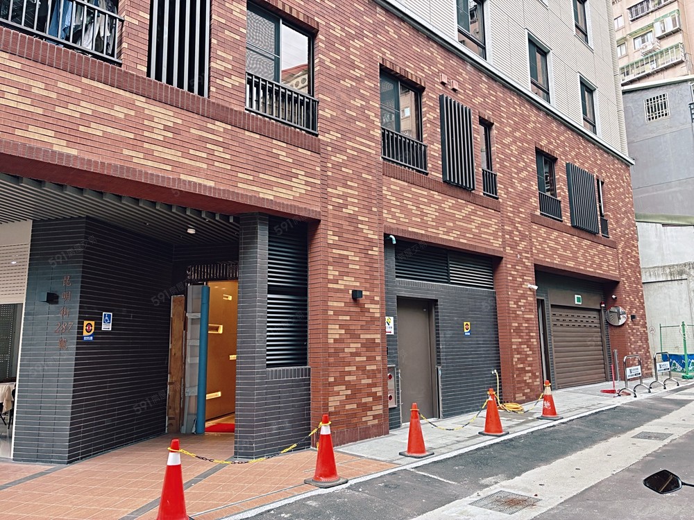 外觀2(含停車場)