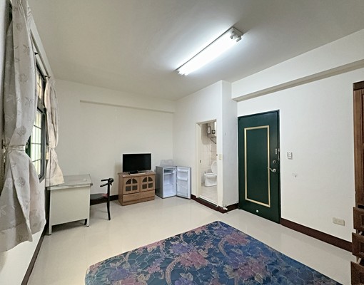 @自強南路麥當勞親民對外窗套房 - Image 3